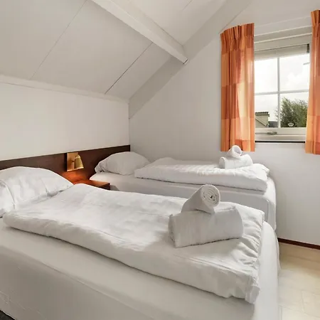 Hébergement de vacances In Holland By Water With Sauna *