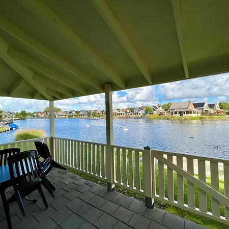 On The Water With Veranda Holiday home *