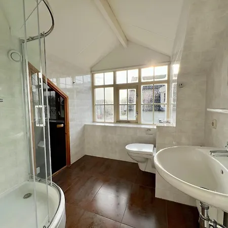 In Holland By Water With Sauna Hébergement de vacances *