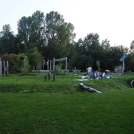 Hébergement de vacances In Holland By Water With Sauna *