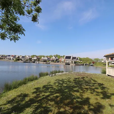 In Holland By Water With Sauna بيت للعطل