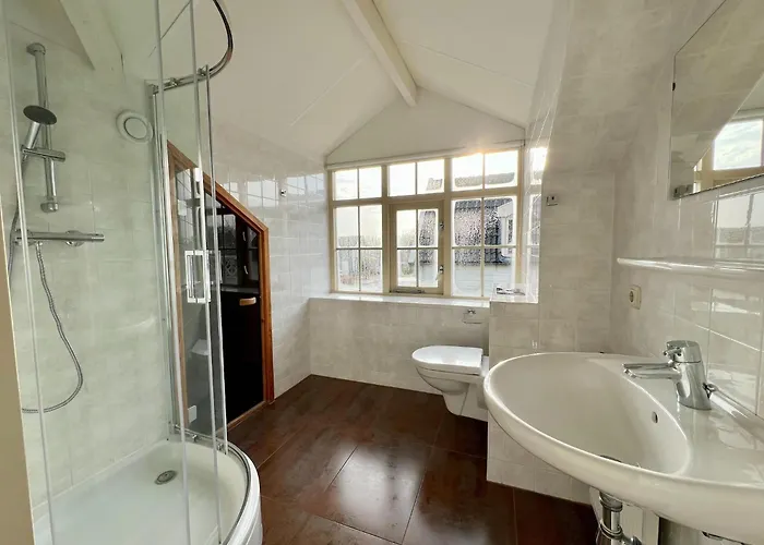 In Holland By Water With Sauna بيت للعطل *